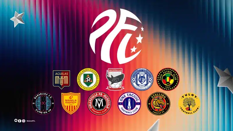 Cầu thủ đội Philippine Army dũng cảm hướng về khung thành đối phương trong trận đấu với…