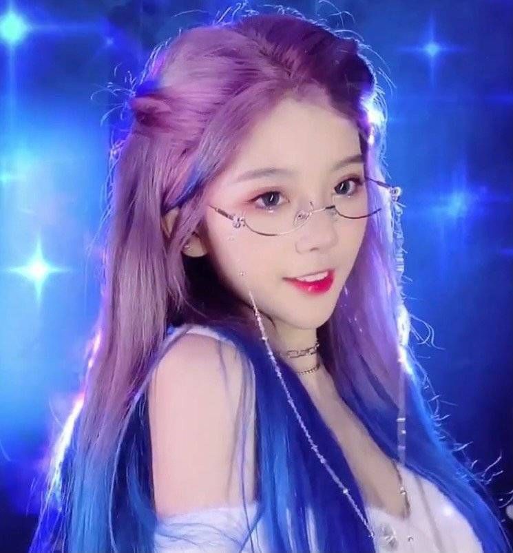 Bành Thập Lục - Nữ Hoàng Cosplay Của Tik Tok Bản Trung 4 banh thap luc 3