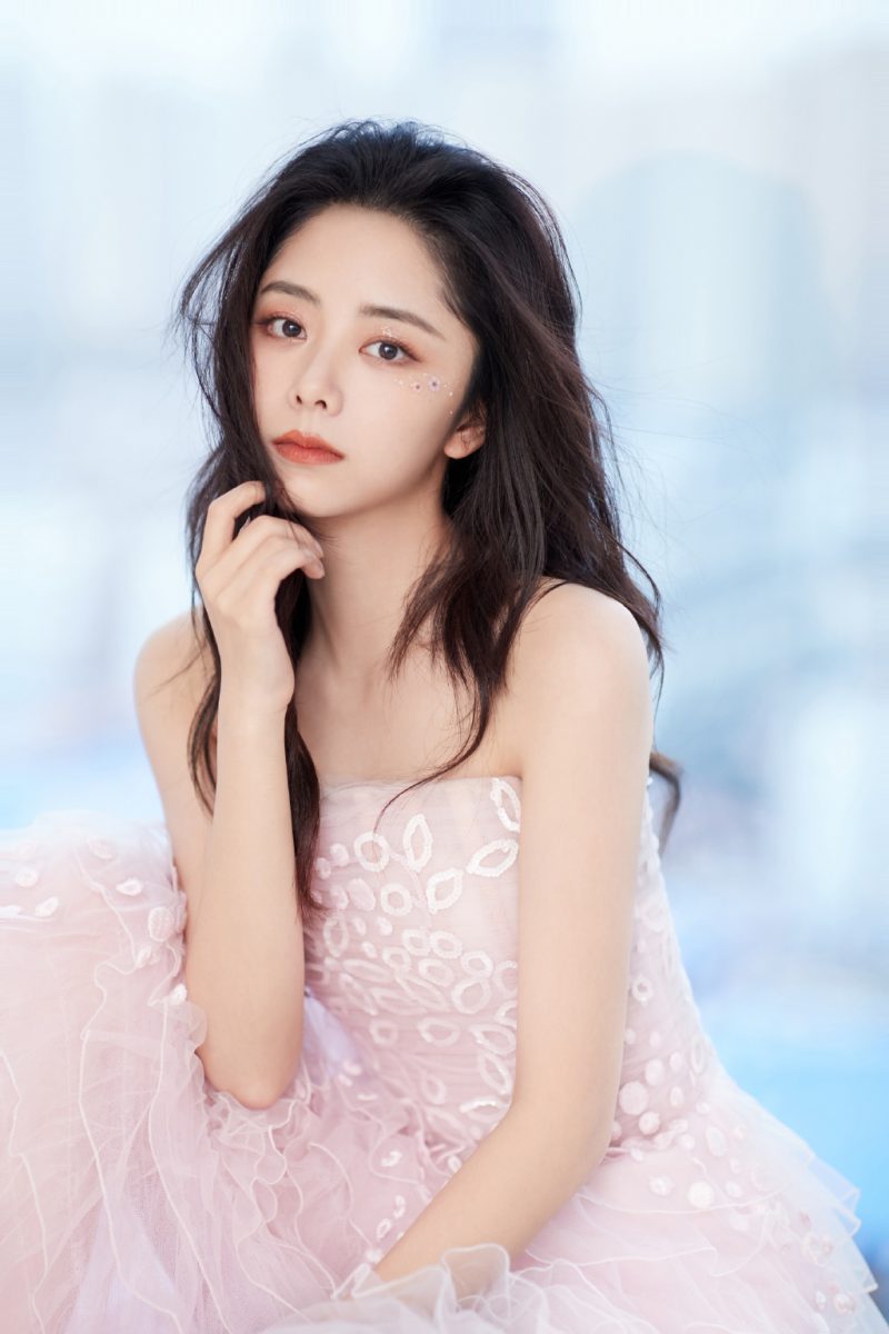 Nữ diễn viên 9x Đàm Tùng Vận sở hữu gương mặt tựa như baby 4 Đàm Tùng Vận là ai